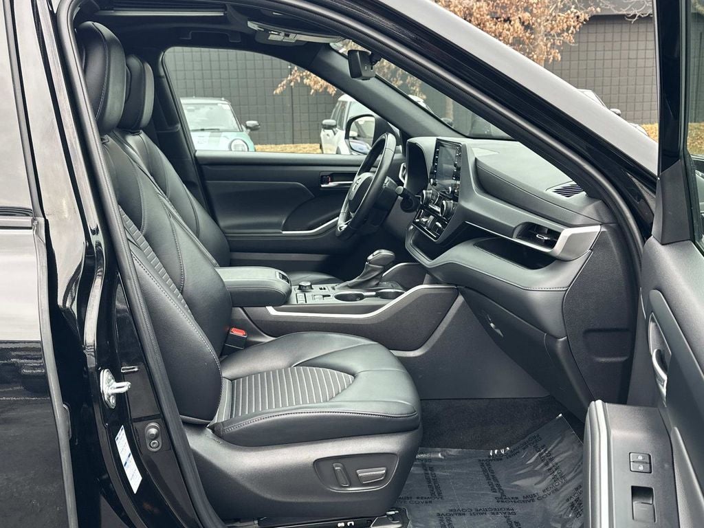 2022 Toyota Highlander XSE AWD