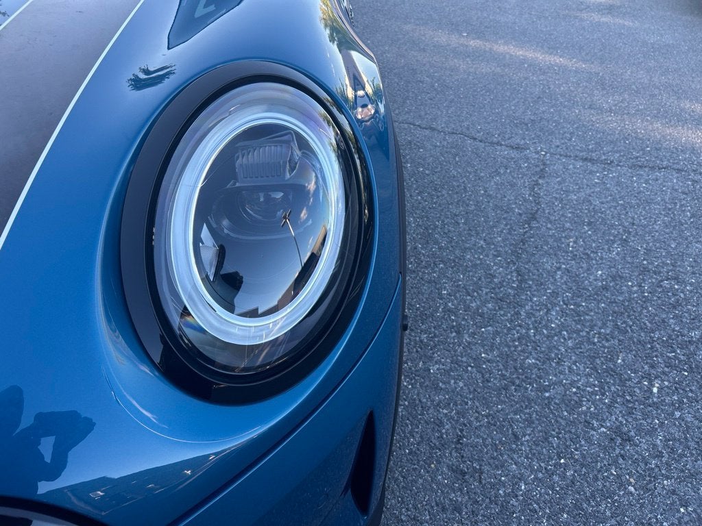 2024 MINI Cooper SE Electric Iconic Hardtop 2 Door