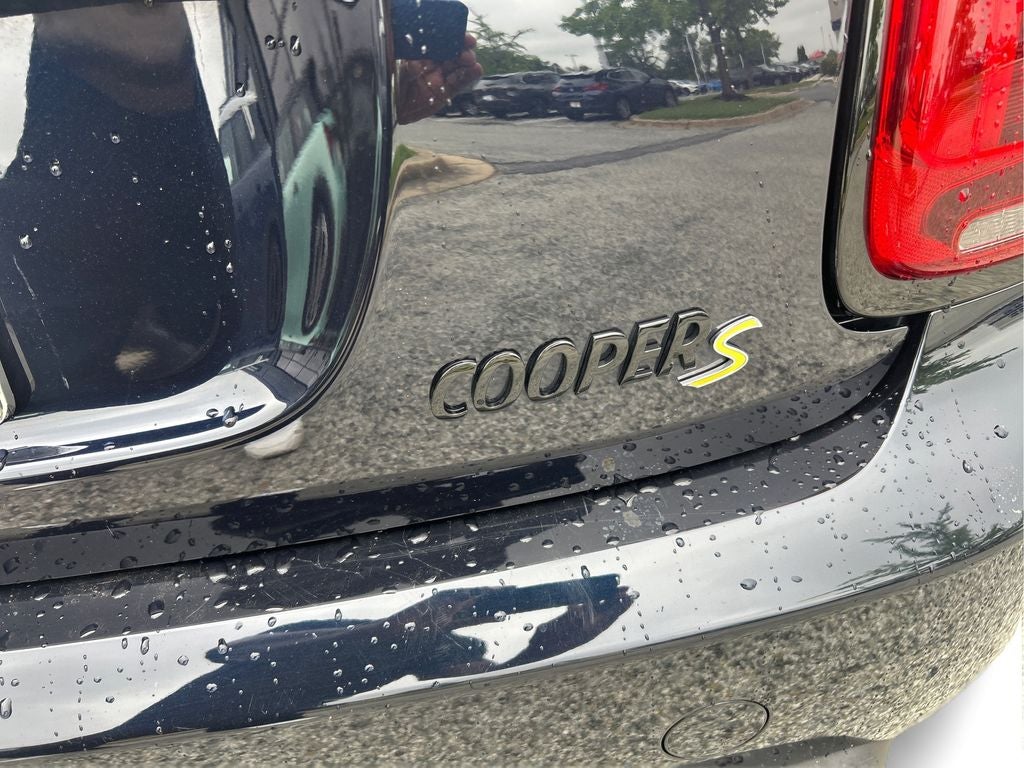 2024 MINI Cooper SE Electric Iconic