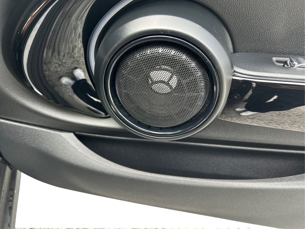 2024 MINI Cooper SE Electric Iconic