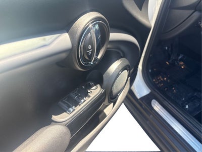 2024 MINI Cooper Signature