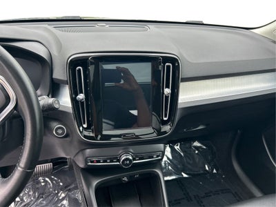 2020 Volvo XC40 Momentum AWD
