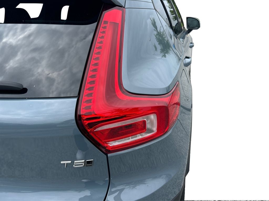 2020 Volvo XC40 Momentum AWD
