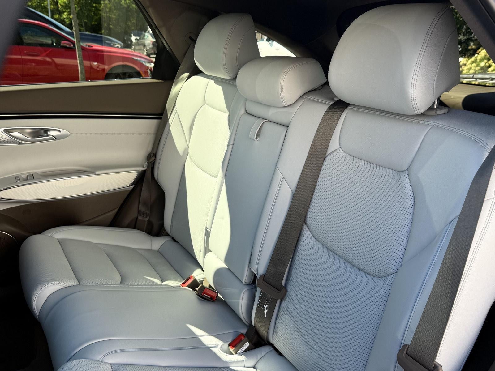 2026 Genesis GV70 2.5T Advanced