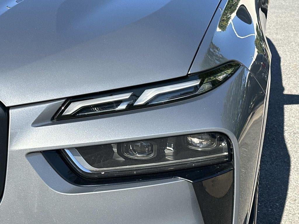 2023 BMW X7 M60i