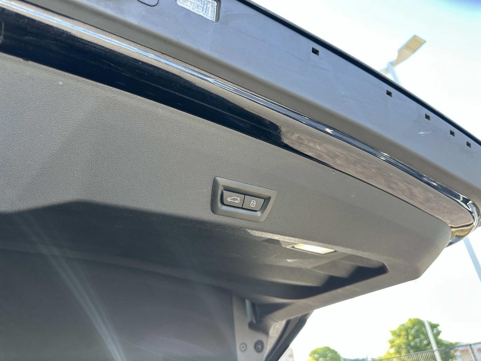 2025 BMW Xm Base