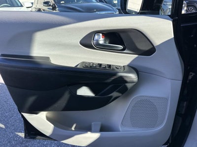 2020 Chrysler Pacifica Touring