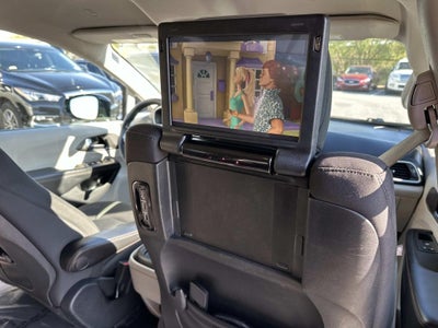 2020 Chrysler Pacifica Touring