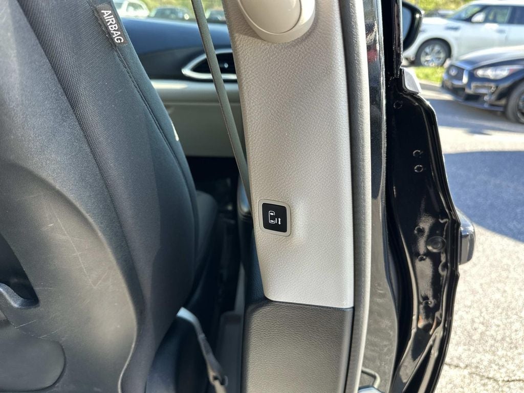 2020 Chrysler Pacifica Touring