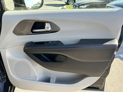 2020 Chrysler Pacifica Touring