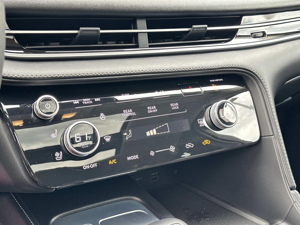 2025 INFINITI QX60 LUXE
