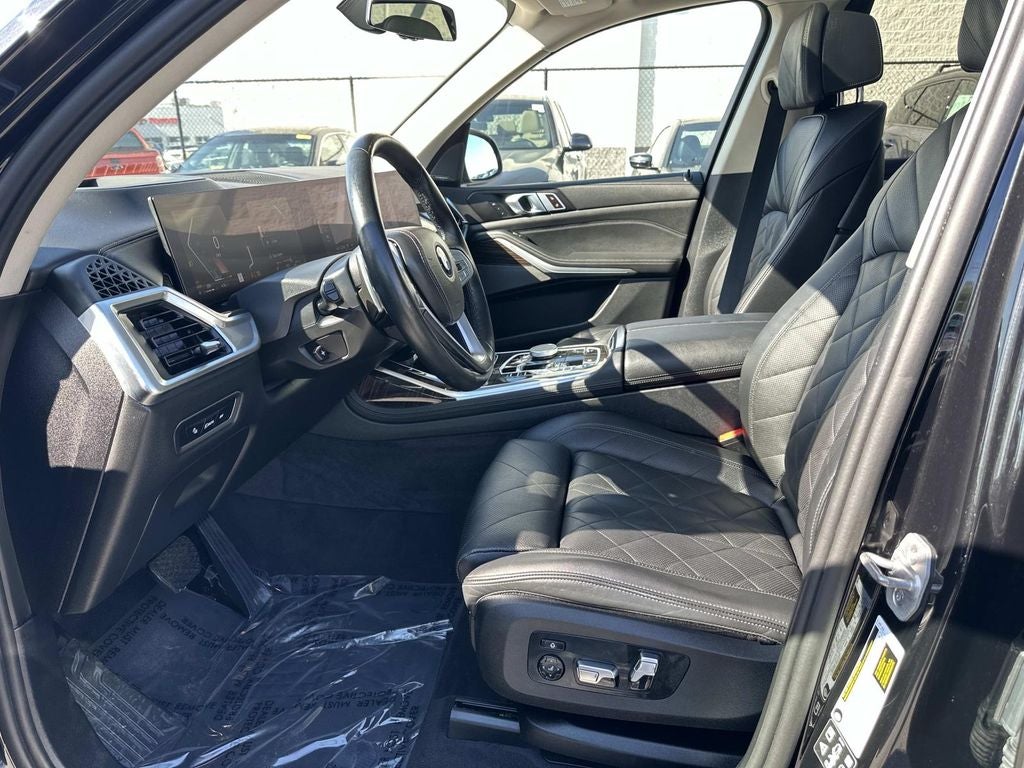 2025 BMW X7 xDrive40i