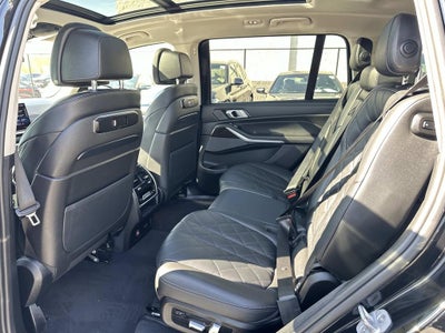 2025 BMW X7 xDrive40i