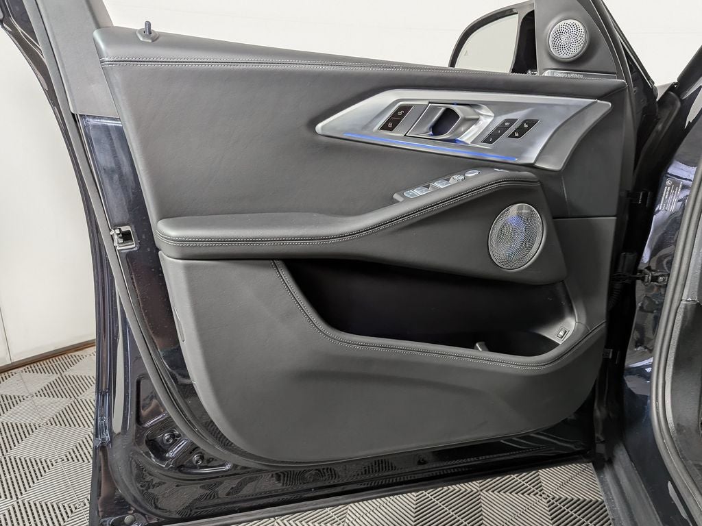 2025 BMW XM Base