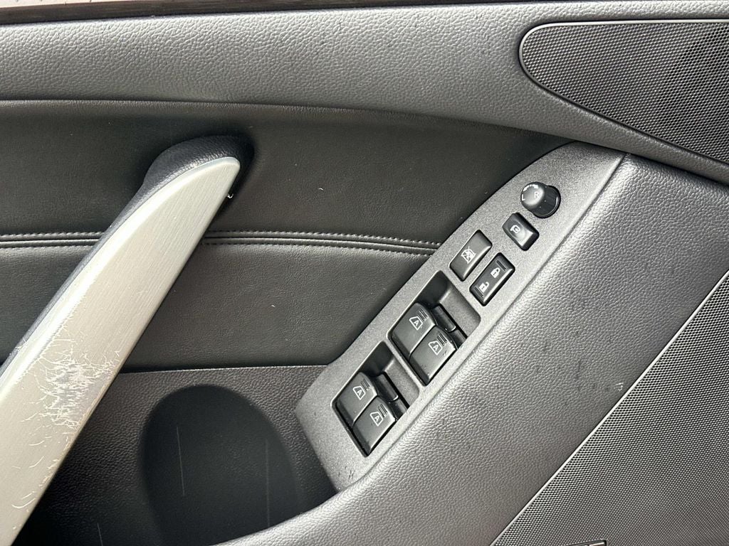 2014 INFINITI Q60 Base