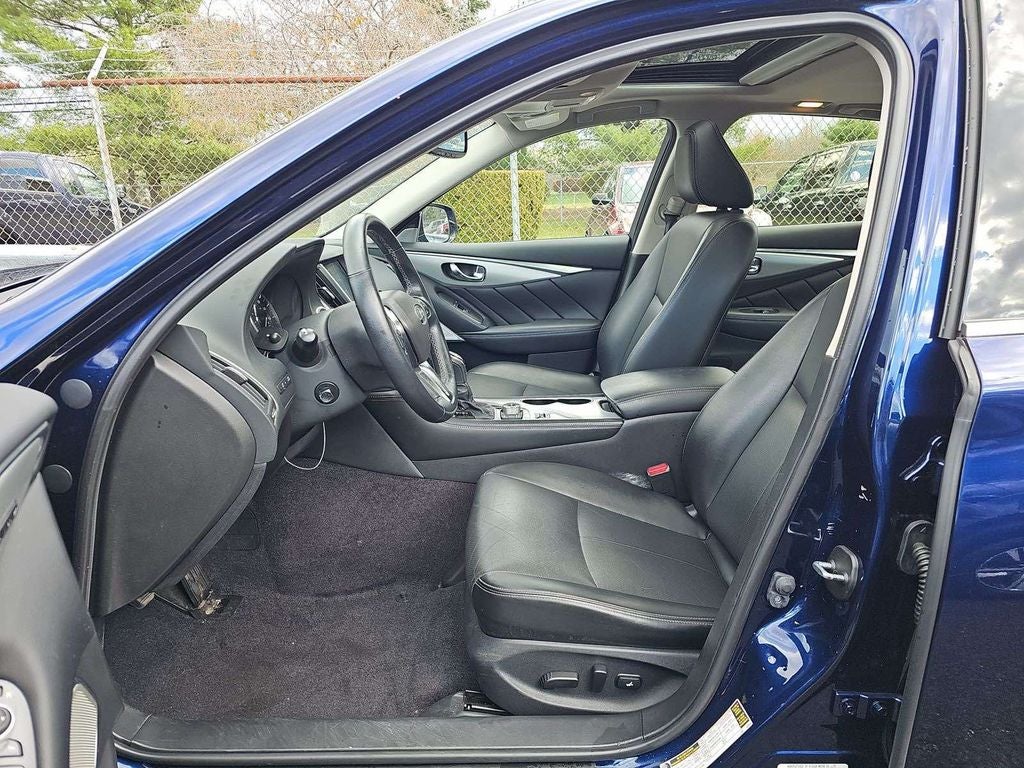 2023 INFINITI Q50 LUXE