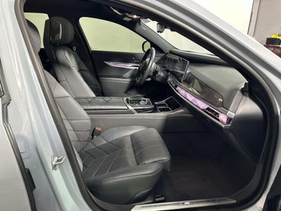 2023 BMW 7 Series 740i