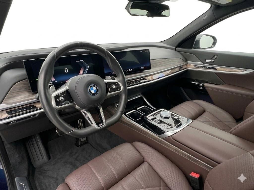 2023 BMW 7 Series 740i