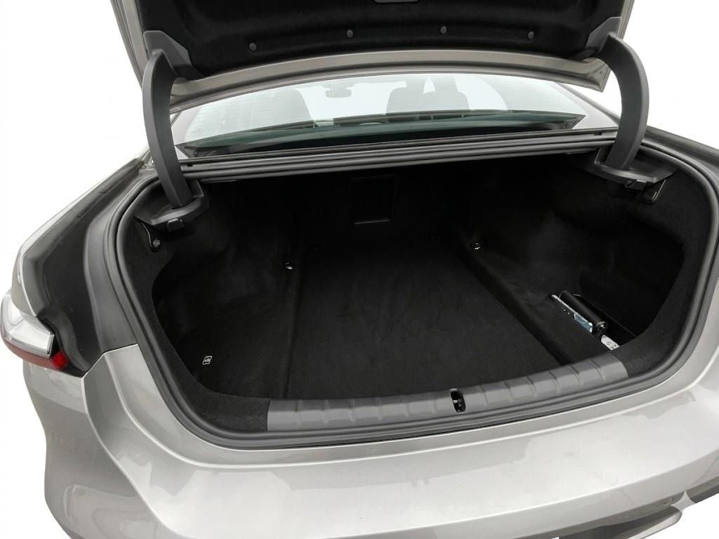 2023 BMW 7 Series 740i