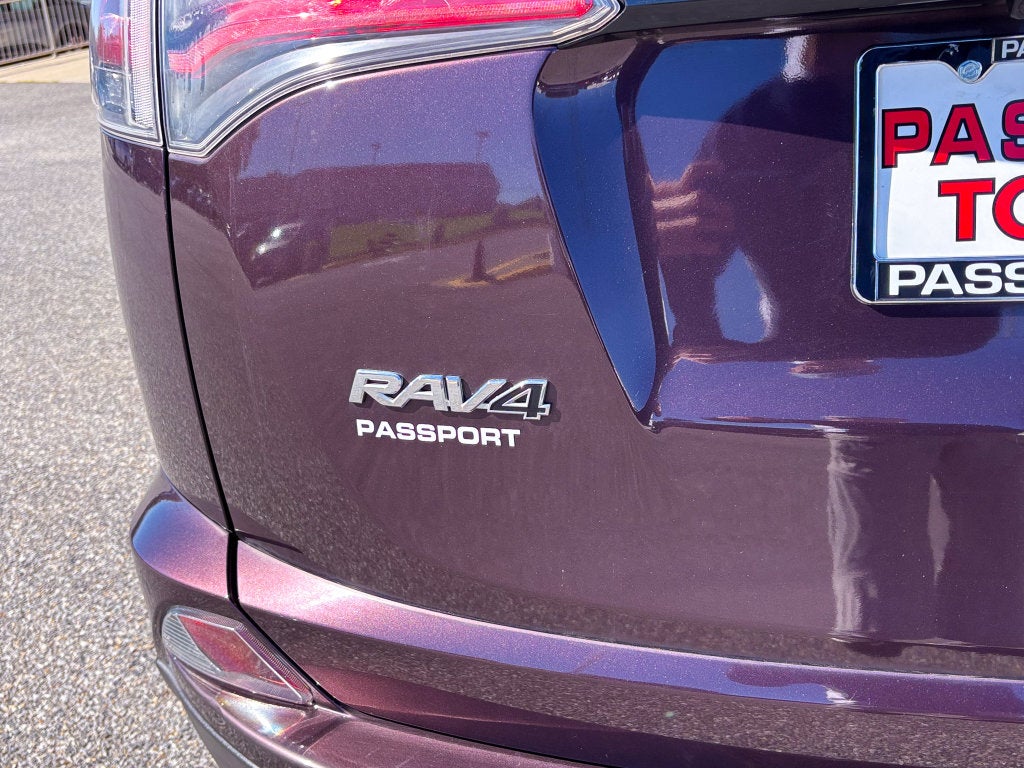 2017 Toyota RAV4 SE