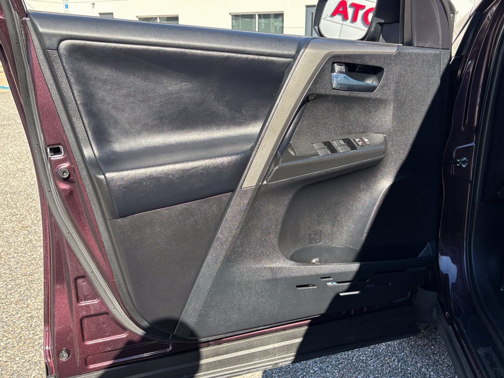 2017 Toyota RAV4 SE
