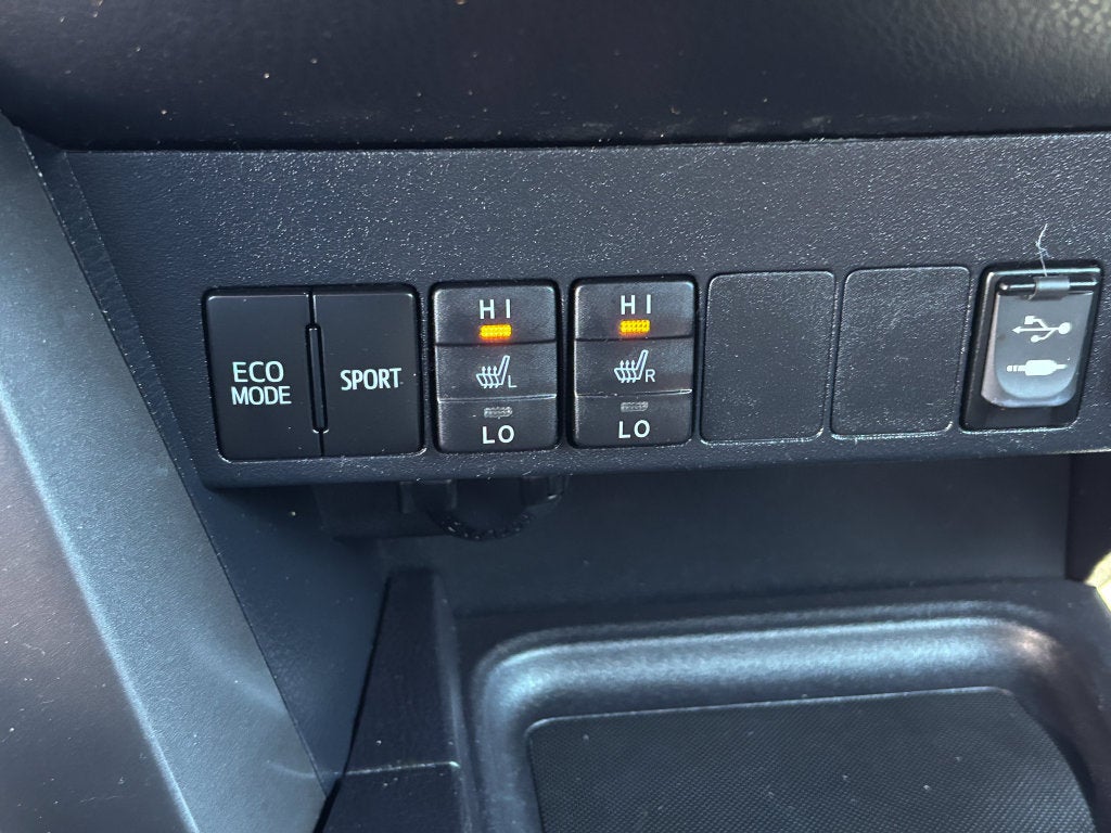 2017 Toyota RAV4 SE