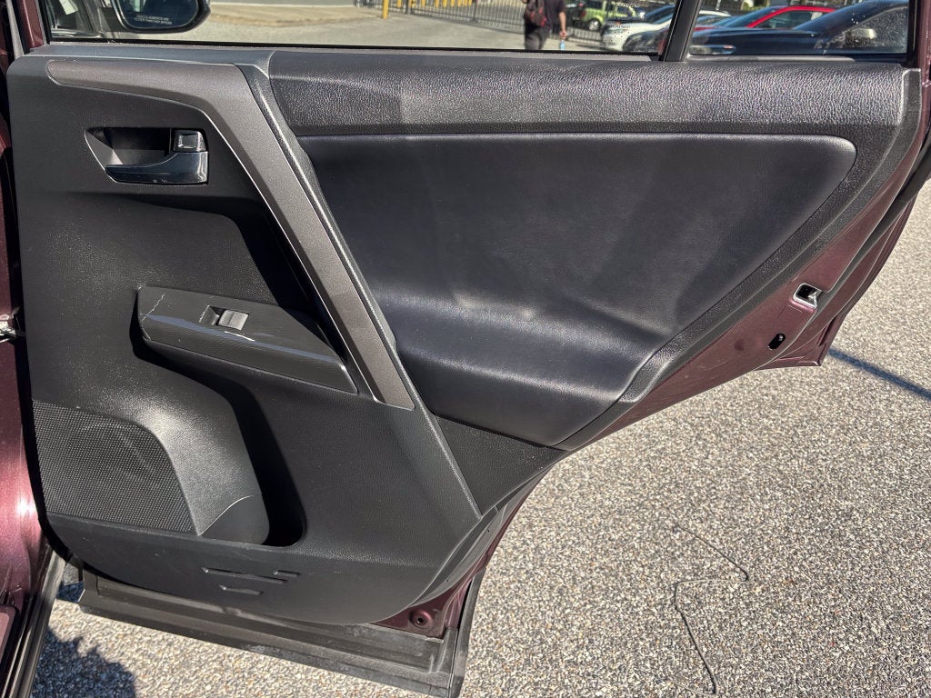 2017 Toyota RAV4 SE