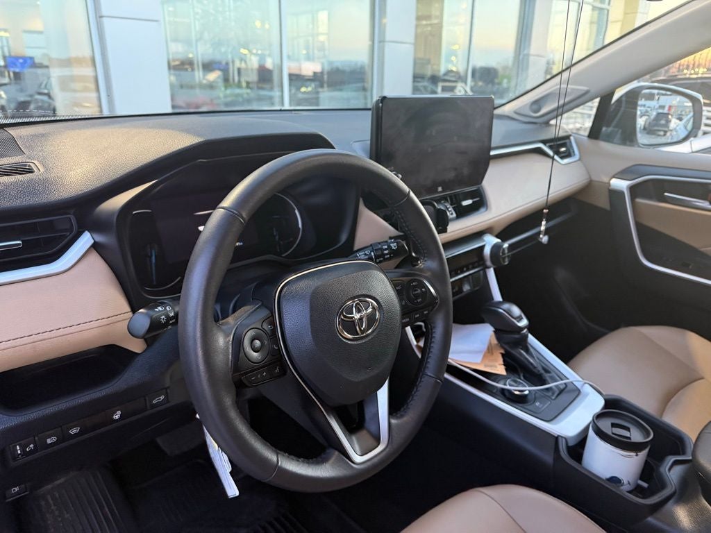 2023 Toyota RAV4 Hybrid XLE Premium