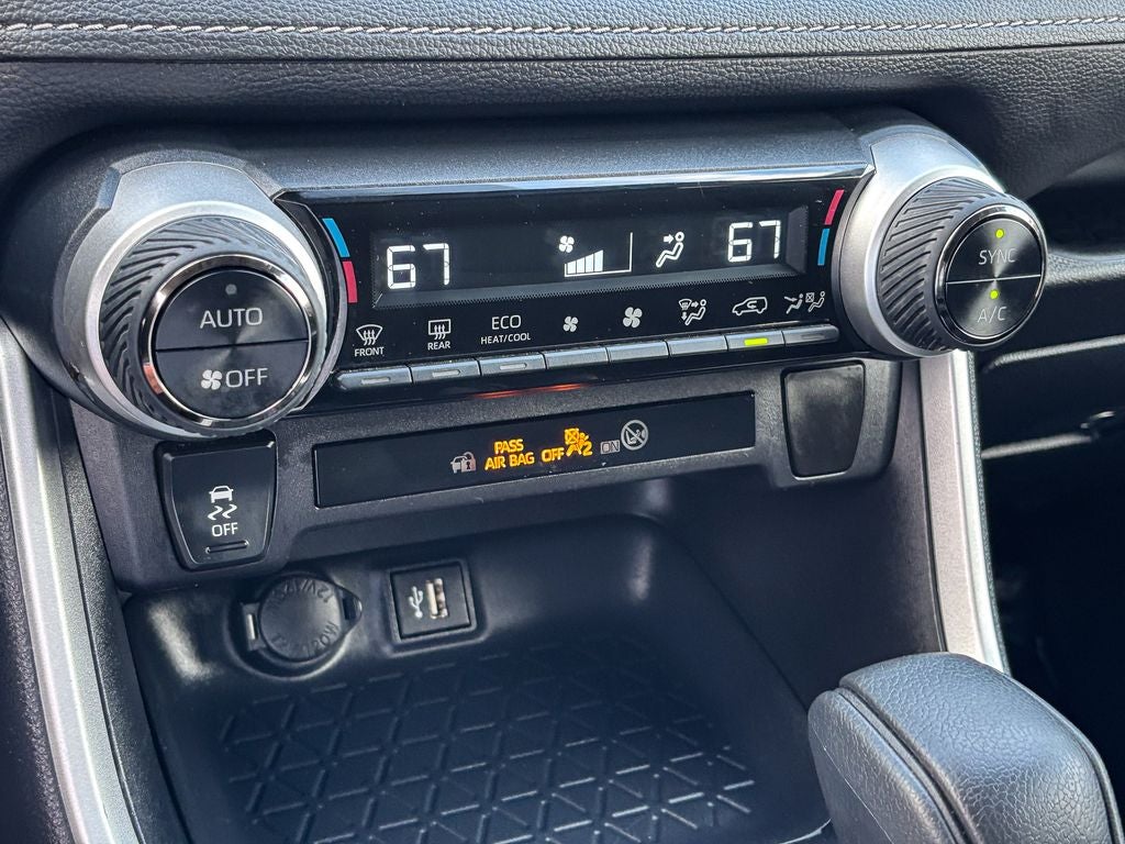 2025 Toyota RAV4 Hybrid LE