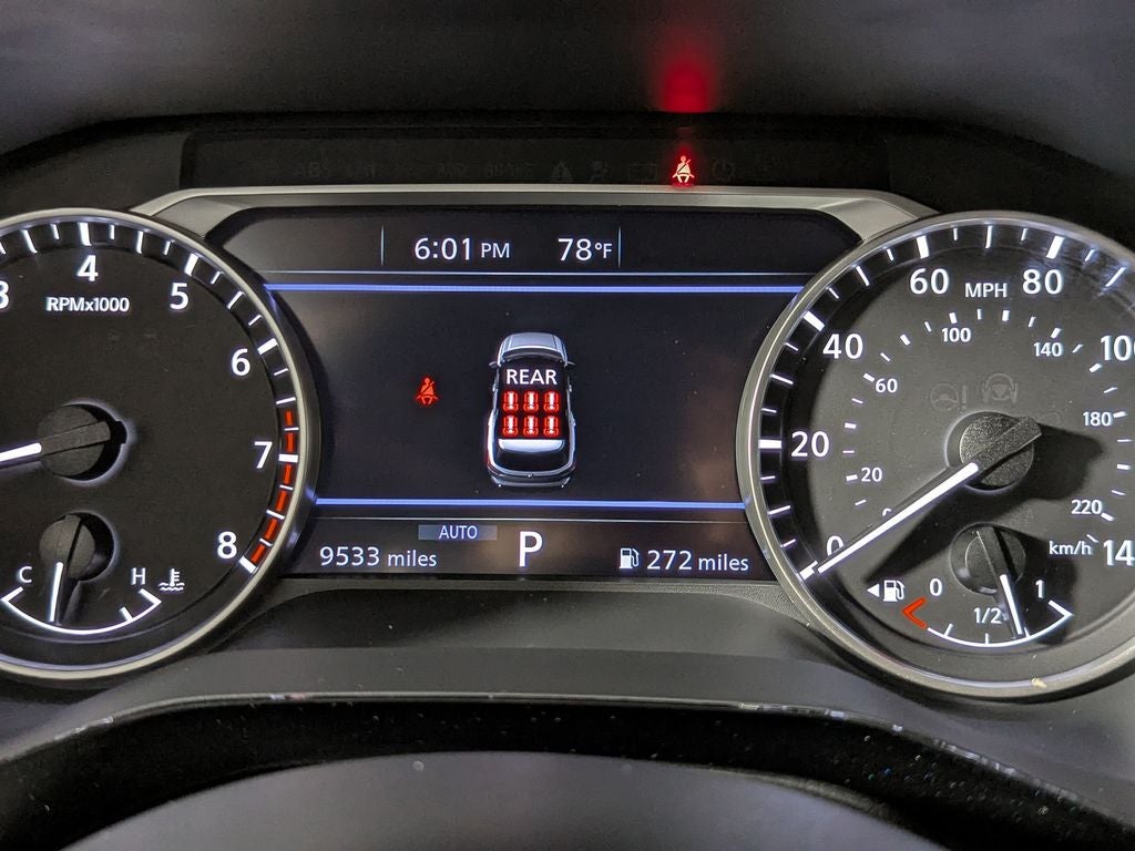 2025 Nissan Pathfinder SV