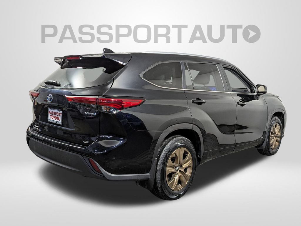 2023 Toyota Highlander Hybrid Bronze Edition