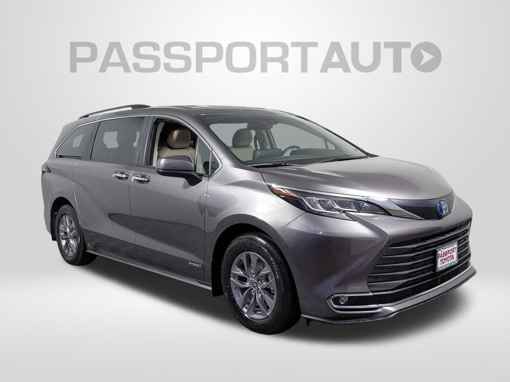2021 Toyota Sienna XLE 8 Passenger