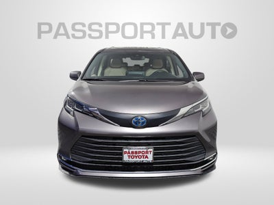 2021 Toyota Sienna XLE 8 Passenger