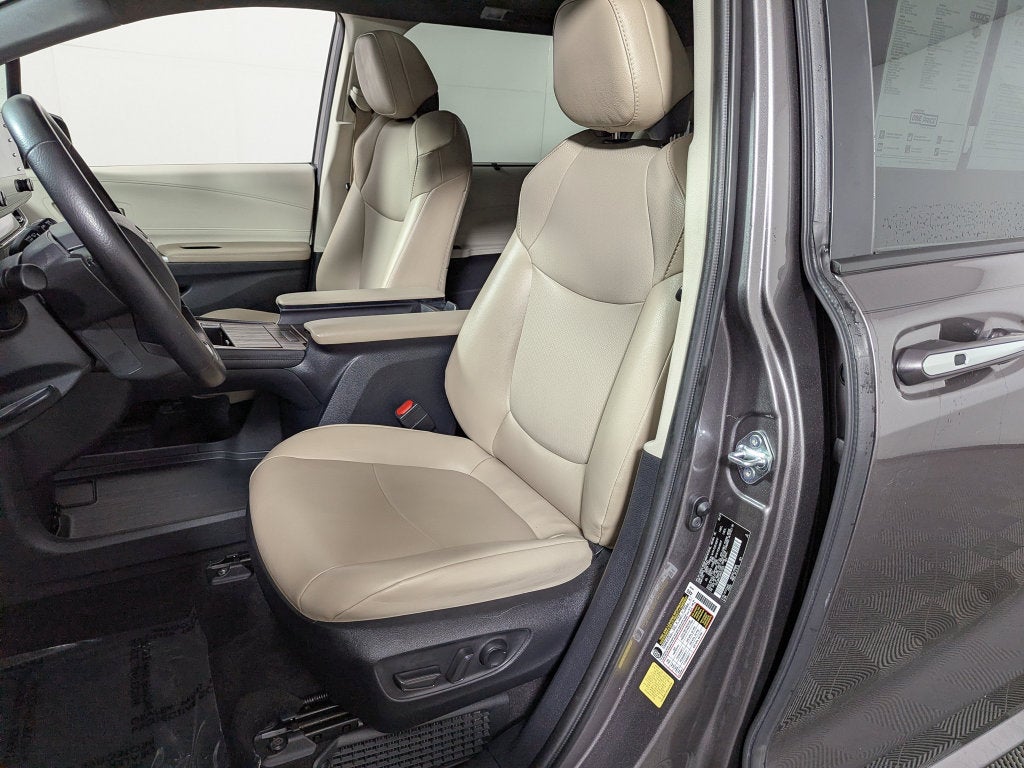 2021 Toyota Sienna XLE 8 Passenger