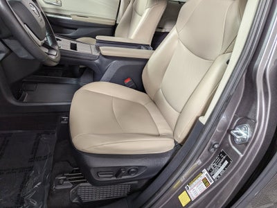 2021 Toyota Sienna XLE 8 Passenger