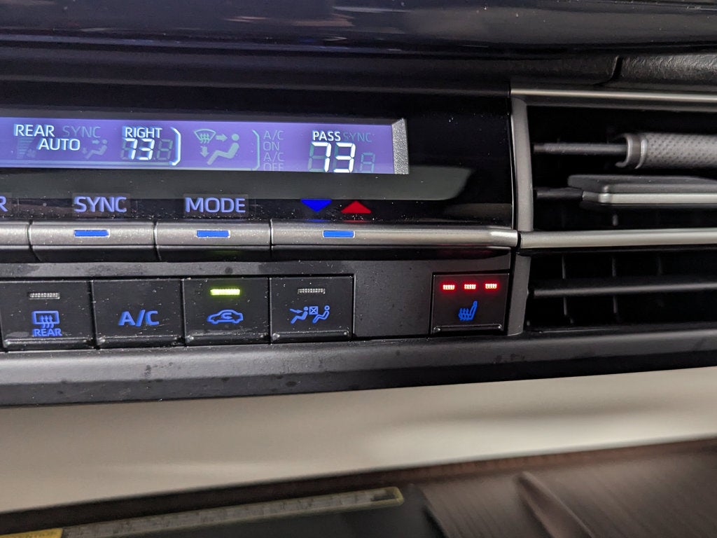 2021 Toyota Sienna XLE 8 Passenger