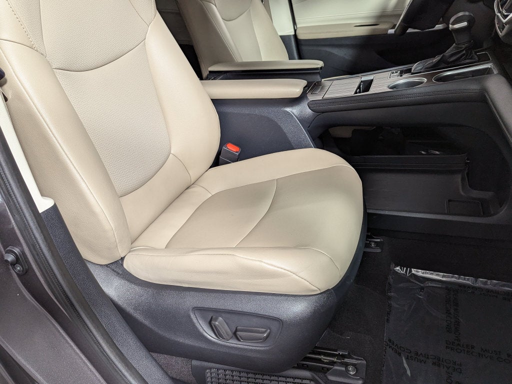 2021 Toyota Sienna XLE 8 Passenger