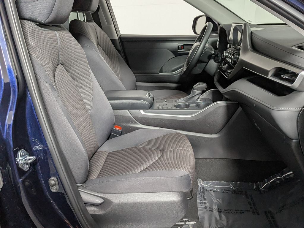 2025 Toyota Highlander LE