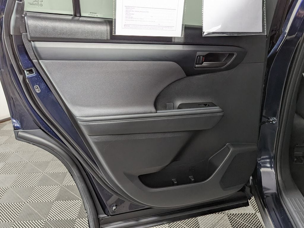 2025 Toyota Highlander LE