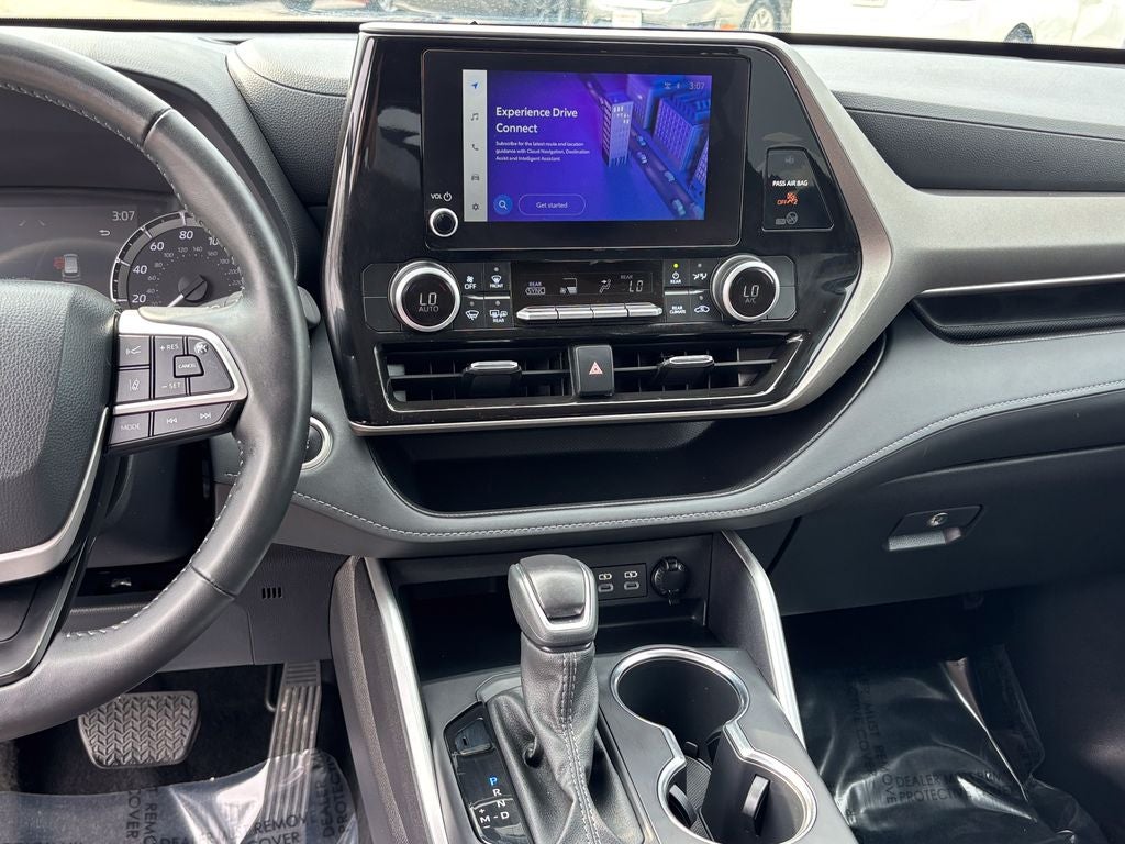 2025 Toyota Highlander LE