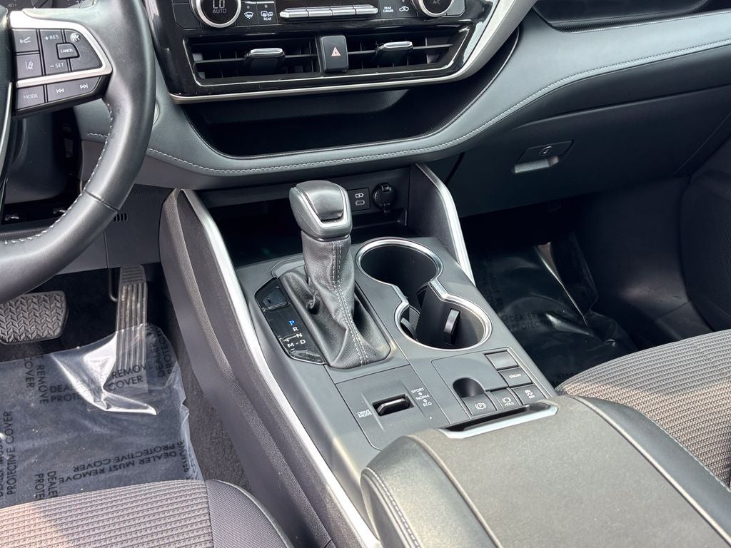 2025 Toyota Highlander LE