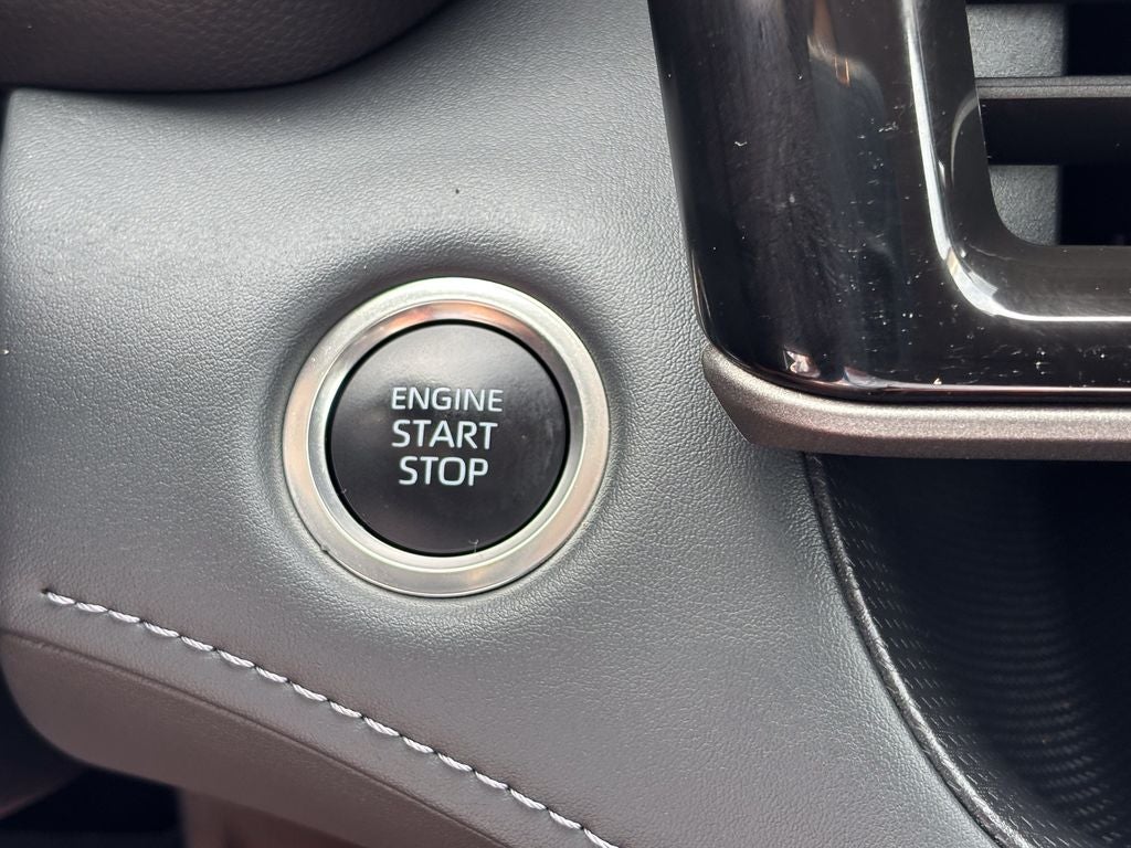 2025 Toyota Highlander LE