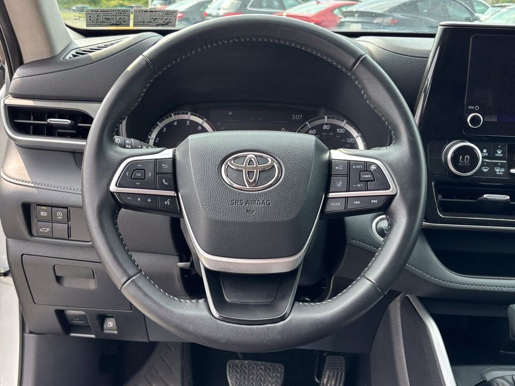 2025 Toyota Highlander LE