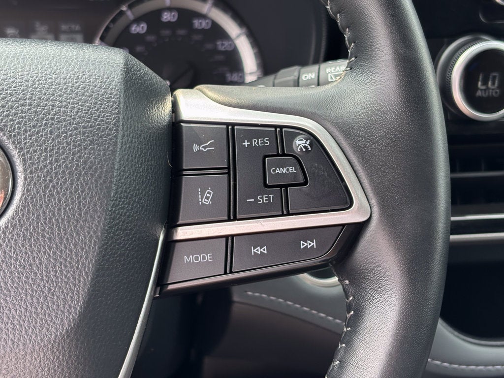2025 Toyota Highlander LE