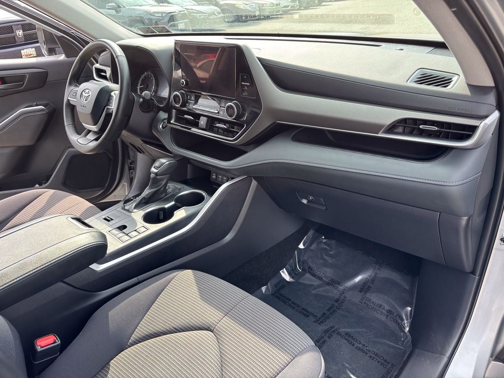 2025 Toyota Highlander LE