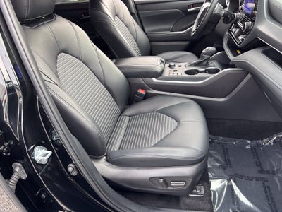 2025 Toyota Highlander XSE