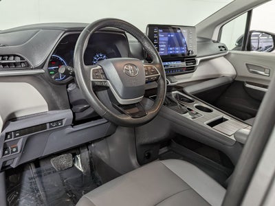 2024 Toyota Sienna XLE 8 Passenger