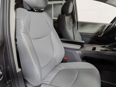 2024 Toyota Sienna XLE 8 Passenger