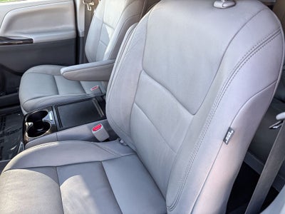 2019 Toyota Sienna XLE 8 Passenger