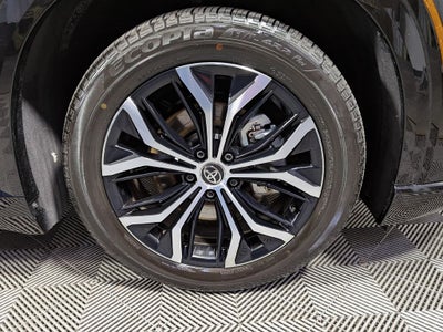 2025 Toyota Crown Signia XLE